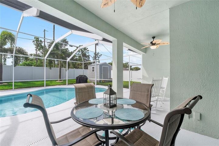 Property Photo: 2390 SW Salmon Rd FL 34953