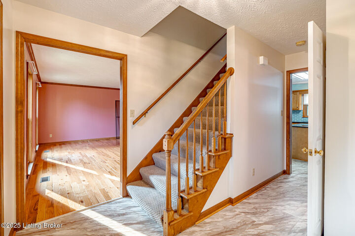 Property Photo: 48 Cherokee Dr KY 40065