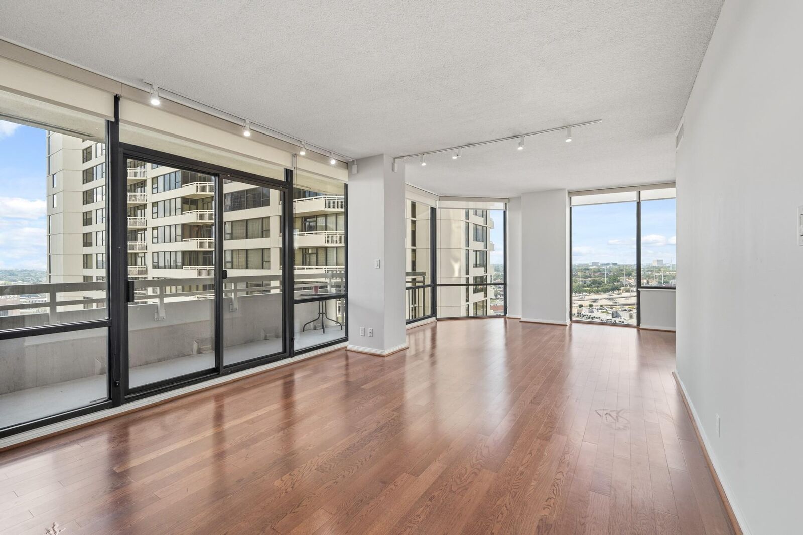 Property Photo:  14 Greenway Plaza 13P  TX 77046 