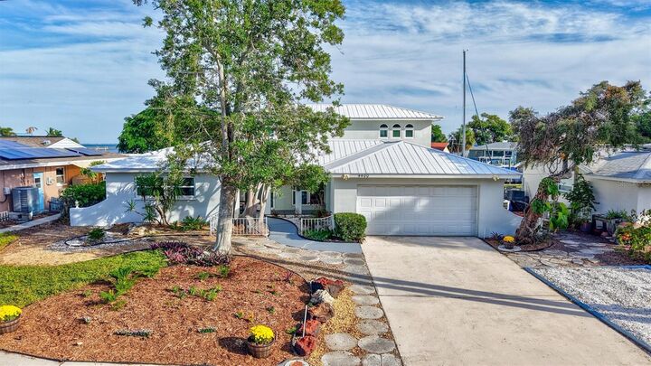 Property Photo: 4400 Beach Drive SE FL 33705