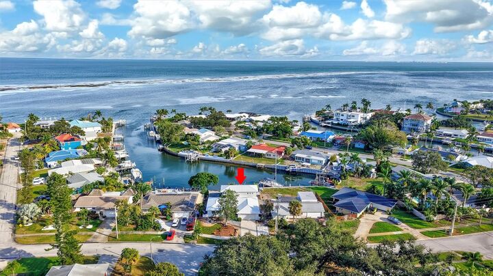 Property Photo:  4400 Beach Drive SE  FL 33705 