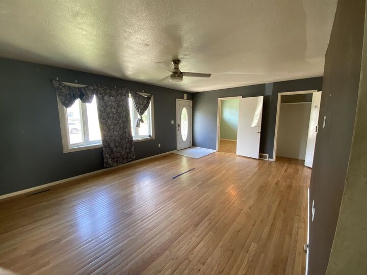 Property Photo: 1948 3rd St NW ND 58703