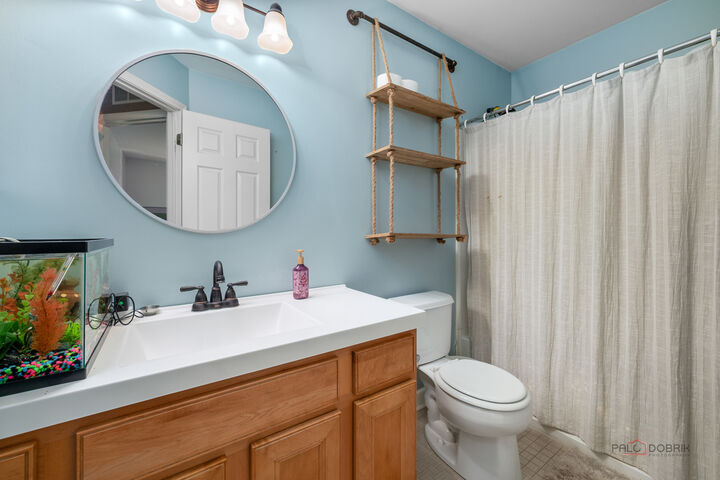 Property Photo: 908 S Arlington Drive IL 60073