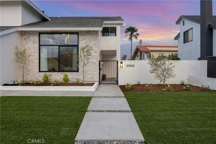 Property Photo:  20942 Queens Park  CA 92646 