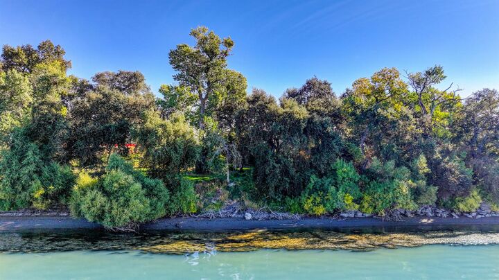 Property Photo:  2707 Garden Highway  CA 95833 