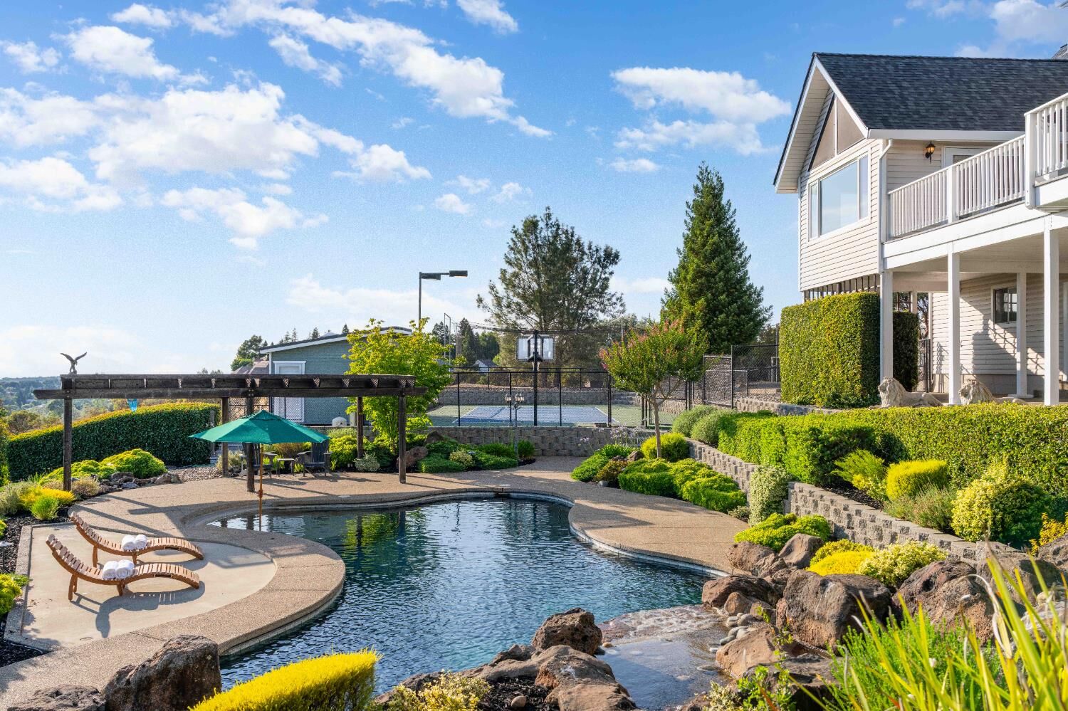 Property Photo: 3400 Woodleigh Lane CA 95682