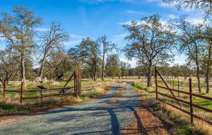Property Photo:  19101 Poppy Hill Lane  CA 95669 
