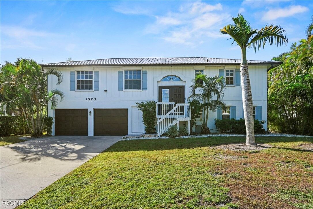 Property Photo: 1570 Avion Place FL 34104