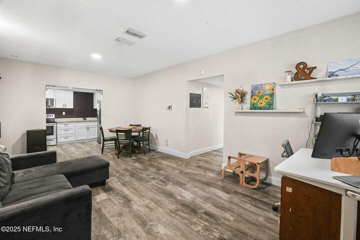 Property Photo:  950 Ashton Street  FL 32208 