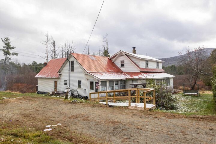 Property Photo:  220 Lime Kiln Road  NH 03780 