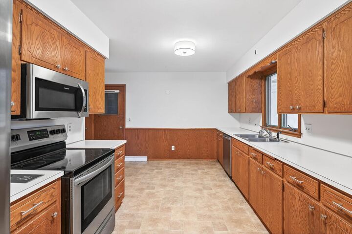 Property Photo: 17 Jefferson Drive MN 55057