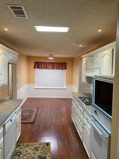 Property Photo:  523 Softwood Drive  TX 75137 