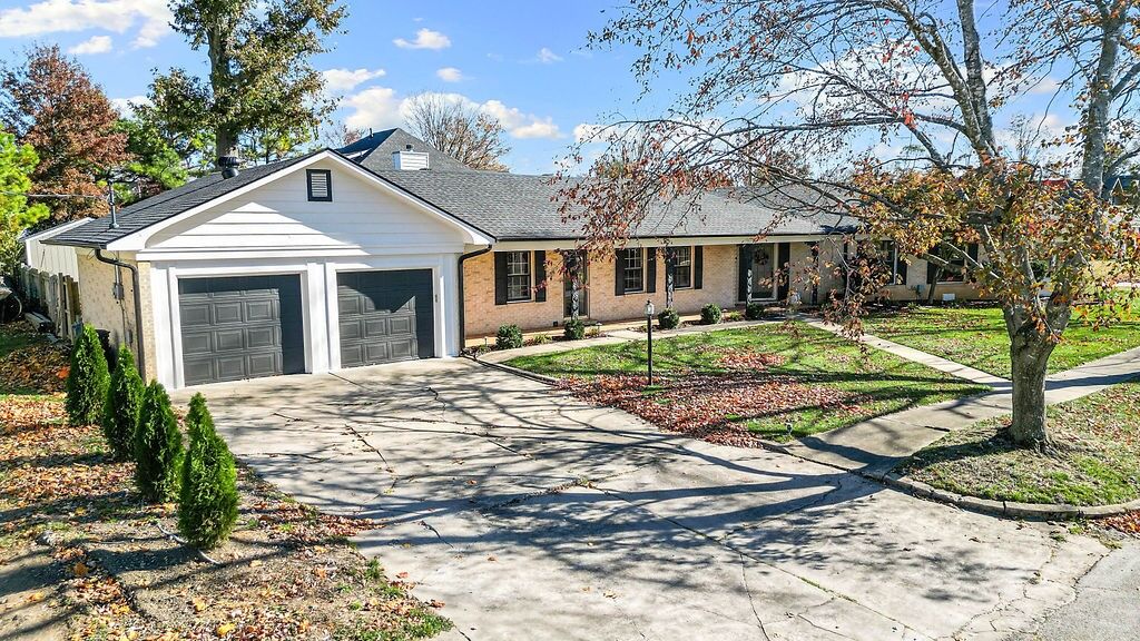 Property Photo: 525 S 6th Street AR 72756