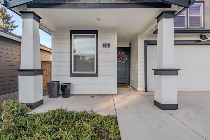 Property Photo: 529 Black Bear Drive OR 97501