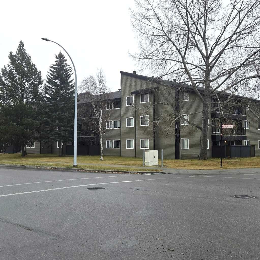 Property Photo: 5611 10 Avenue 105A AB T7E 1R4