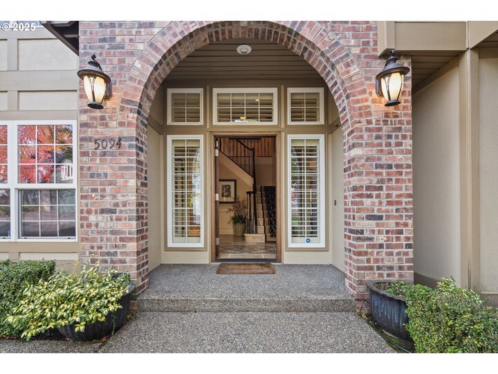 Property Photo: 5094 Denton Dr OR 97035