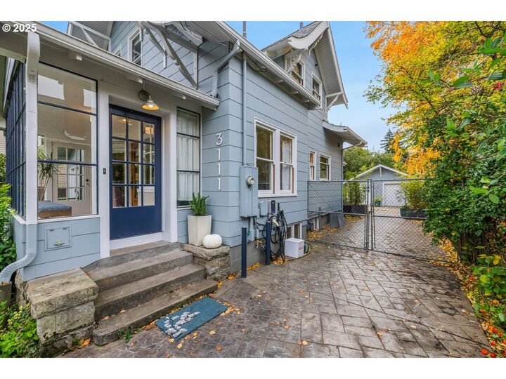 Property Photo: 3111 SE 62nd Ave OR 97206