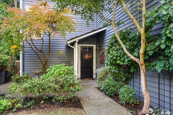 Property Photo: 10037 NE 127th Place 8 WA 98034