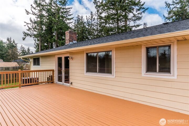 Property Photo:  2492  Olympic Drive  WA 98277 