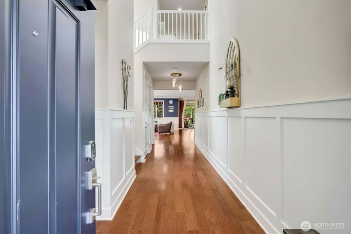 Property Photo: 9327 Satterlee Avenue SE WA 98065