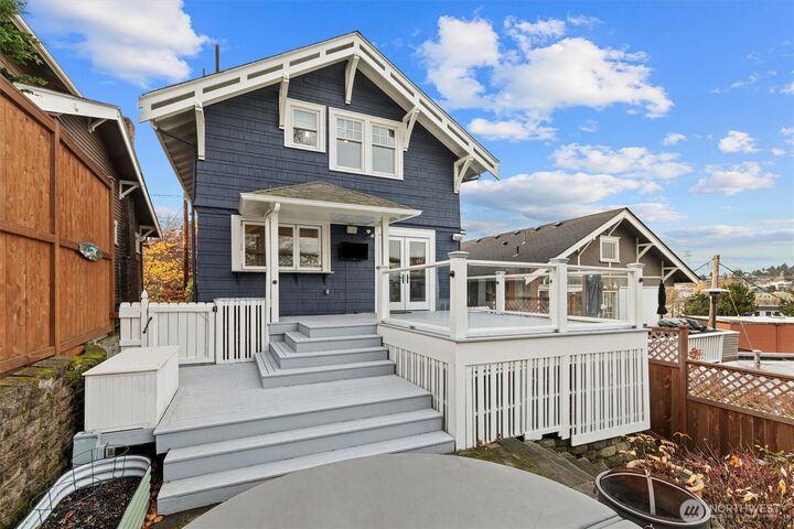 Property Photo:  2912  3rd Avenue N  WA 98109 