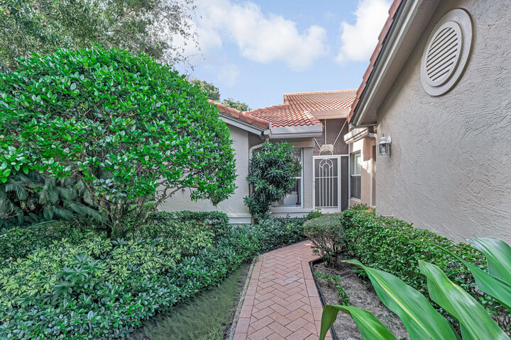 Property Photo:  7835 Majestic Palm Drive  FL 33437 