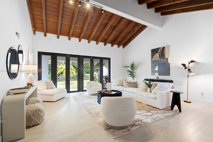 Property Photo:  6900 SW 136th St  FL 33156 