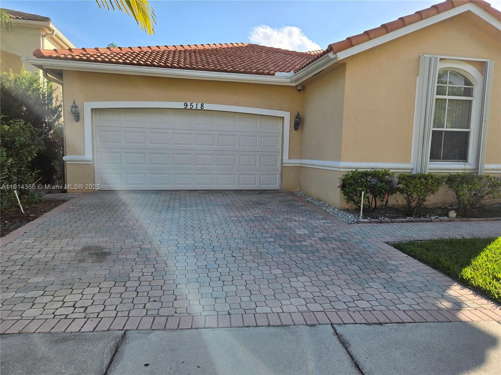 Property Photo: 9518 NW 47th Ter FL 33178