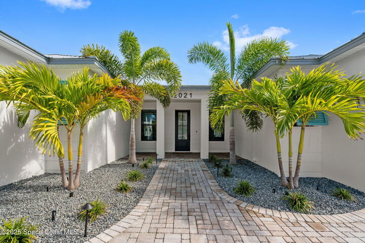 Property Photo:  2021 S Orlando Avenue  FL 32931 