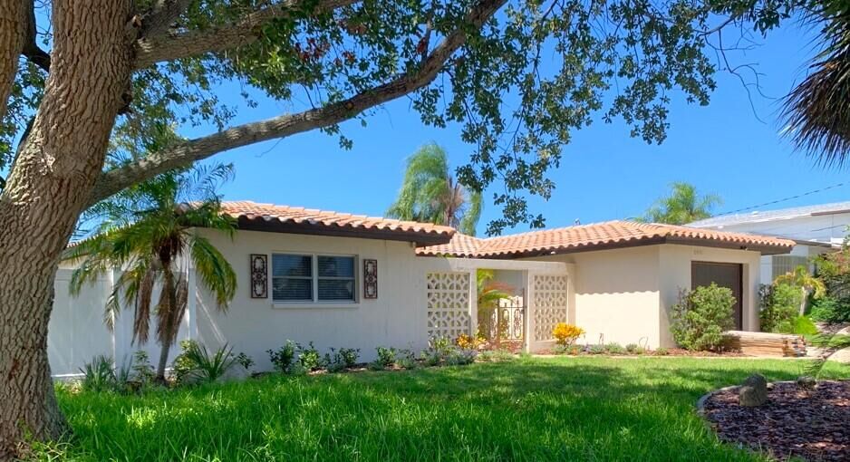 Property Photo:  560 Paula Avenue  FL 32953 