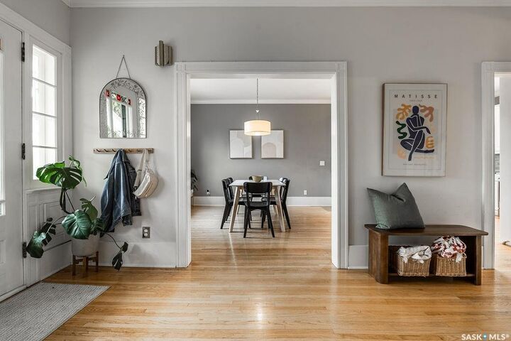 Property Photo:  902 32nd Street W  SK S7L 0T7 