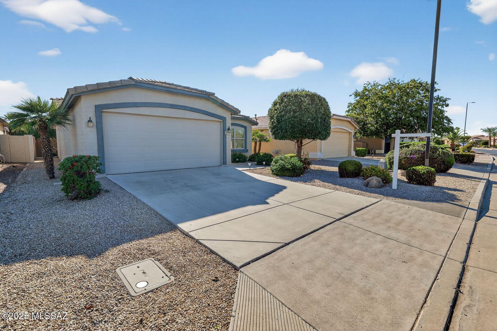 Property Photo: 3739 E Hazeltine Way AZ 85249