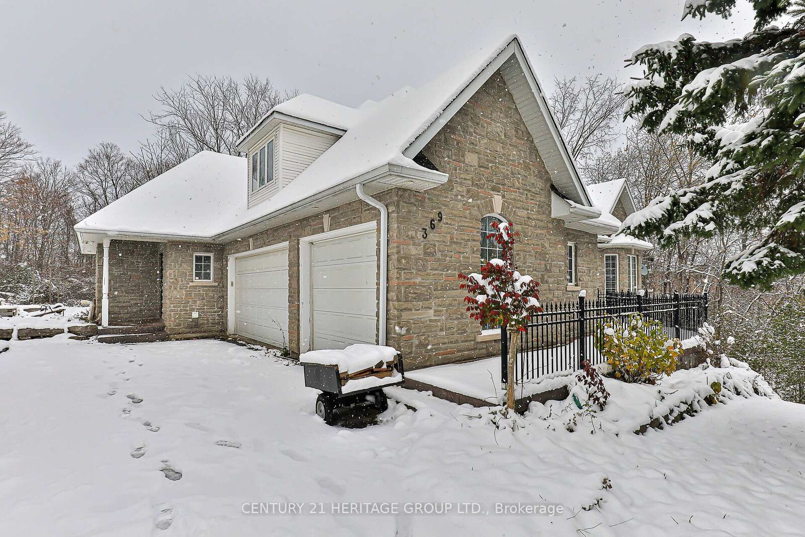 Property Photo:  369 Coventry Hill Trail  ON L3X 2A1 