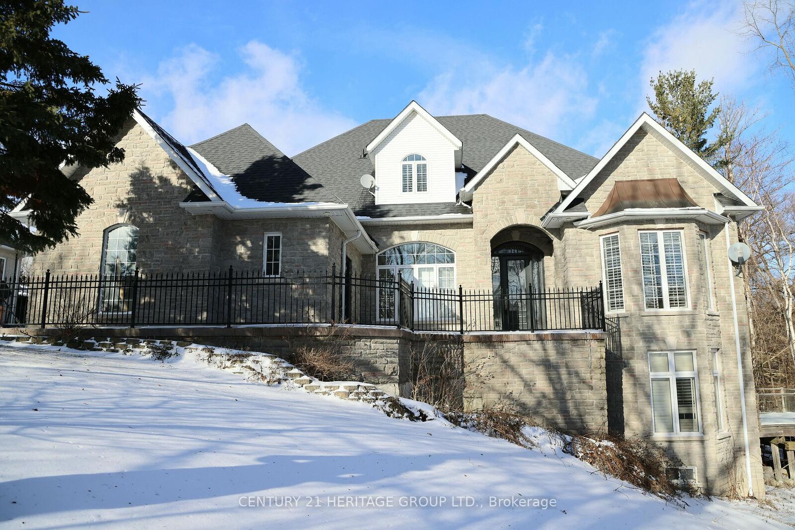 Property Photo:  369 Coventry Hill Trail  ON L3X 2A1 