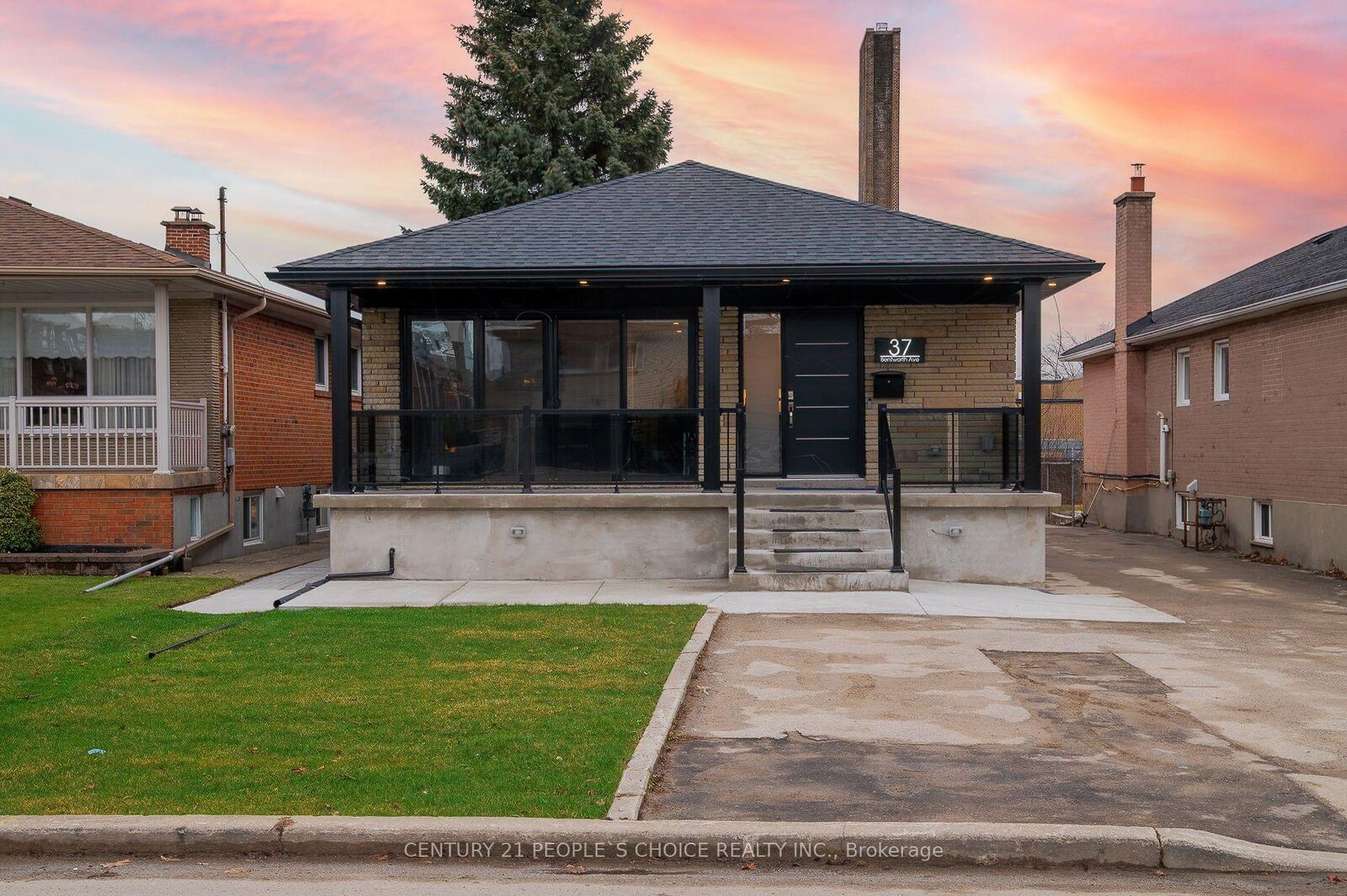 Photo de la propriété: 37 Bentworth Avenue ON M6A 1P1