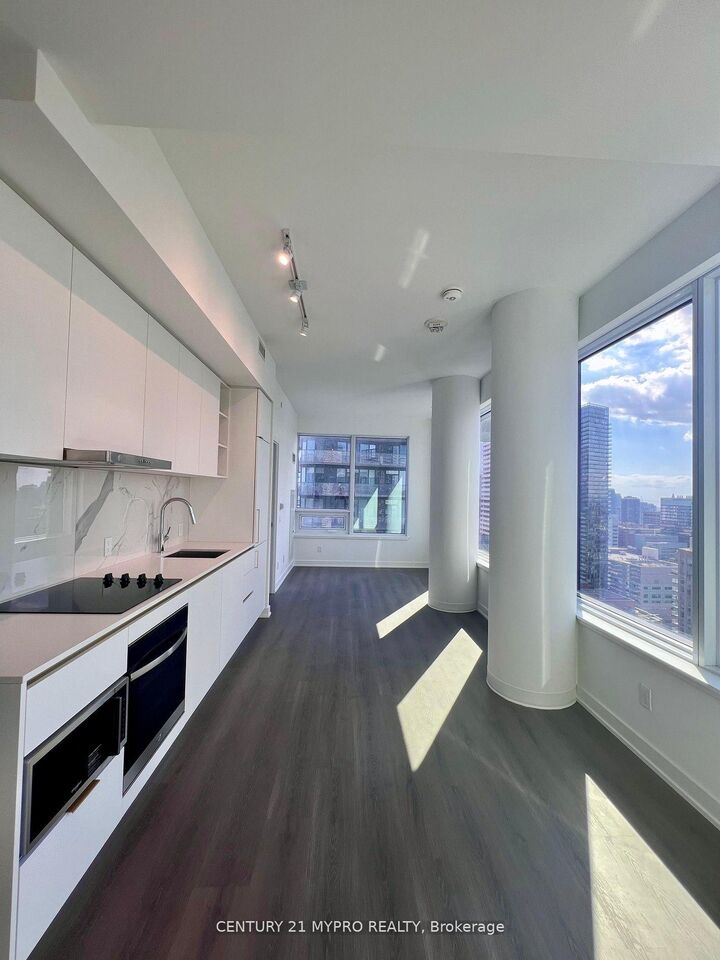 Property Photo: 8 Wellesley Street W 3616 ON M4Y 0J5