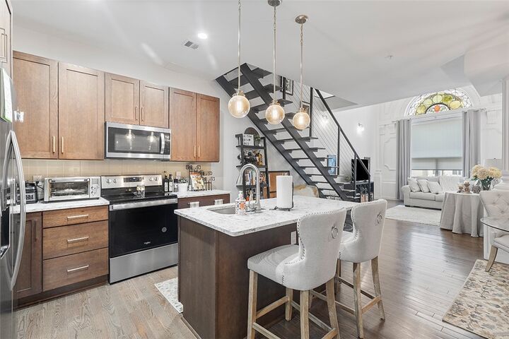 Property Photo:  2132 Sarah St 102  PA 15203 