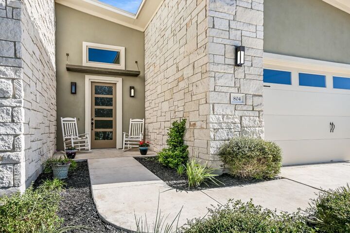 Property Photo: 804 Dancing Oak Lane TX 78666