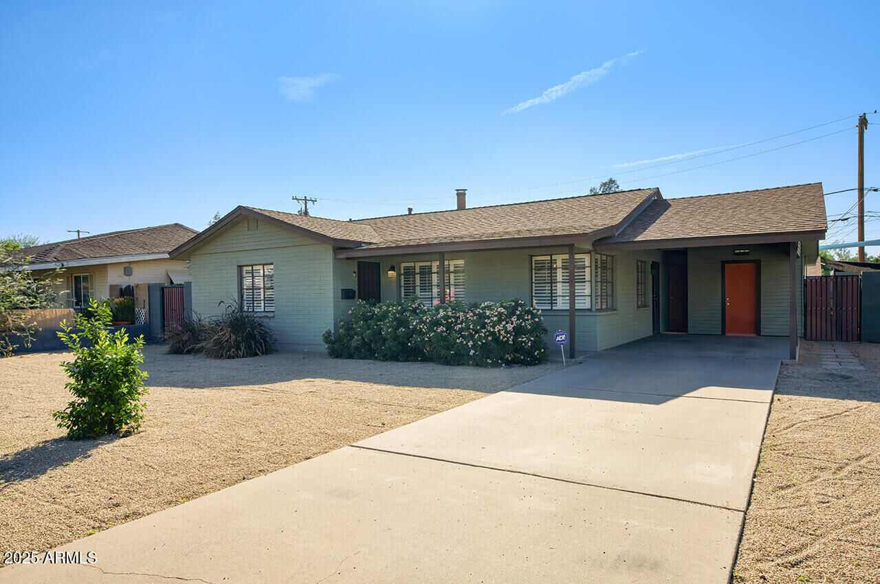 Property Photo:  2035 W Denton Lane  AZ 85015 