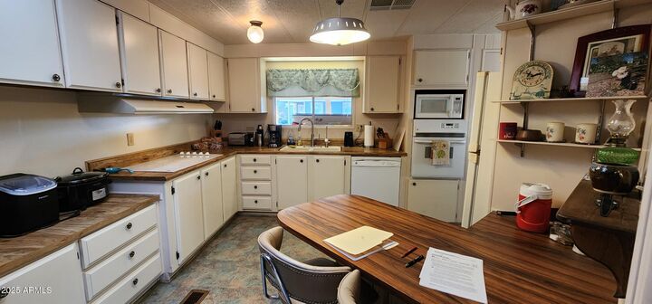 Property Photo:  2501 W Wickenburg Way W 140  AZ 85390 