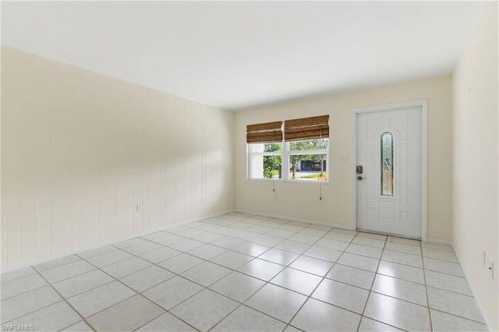 Property Photo: 1235 Rordon Ave FL 34103