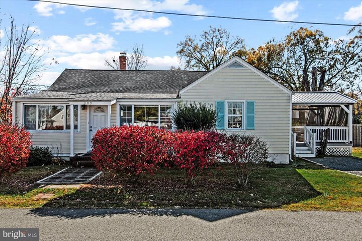 Property Photo: 300 Weems VA 22443