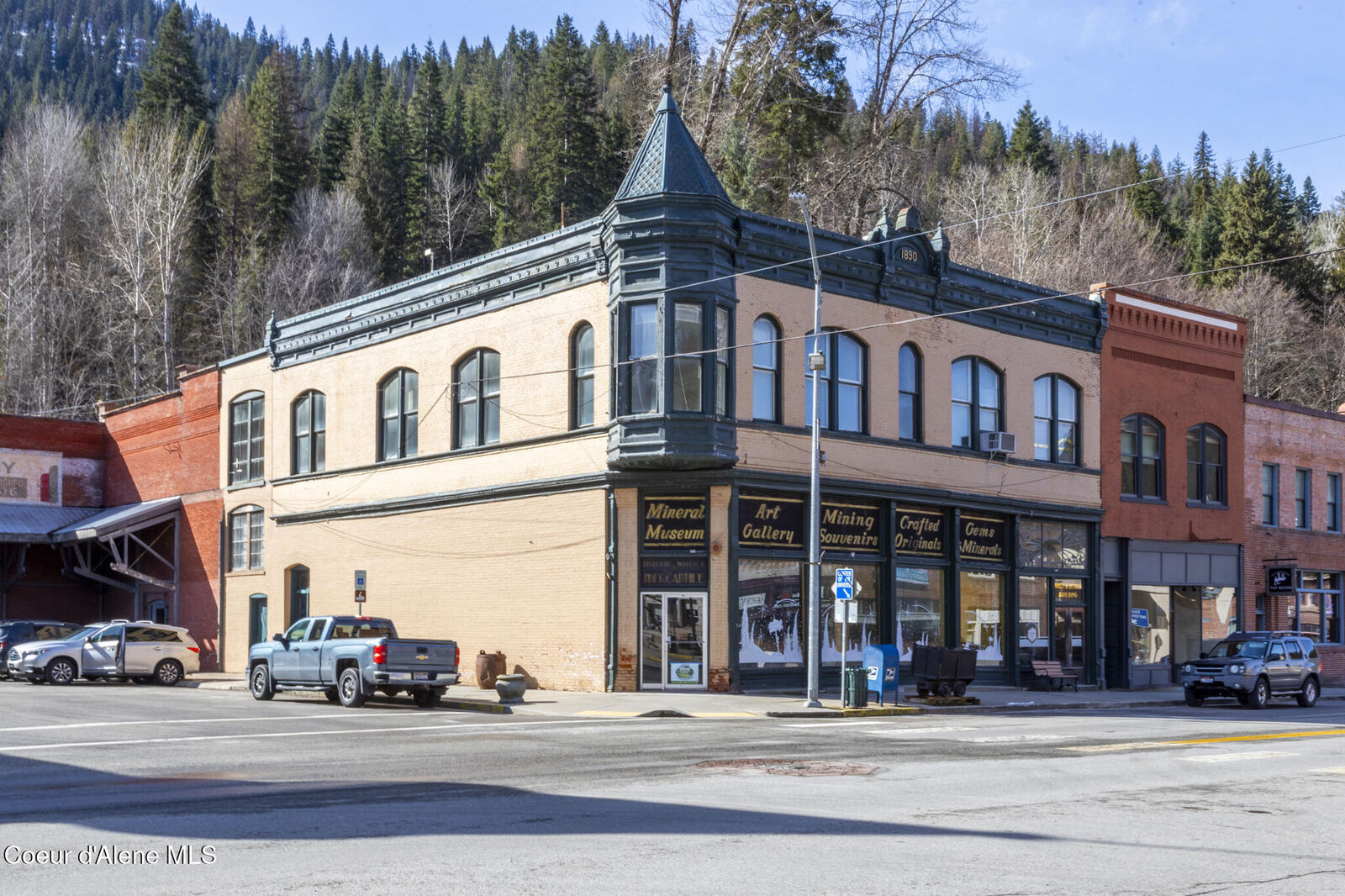 Property Photo: 524 Bank St ID 83873