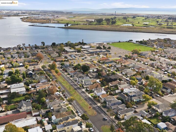 Property Photo: 3274 Encinal Ave CA 94501