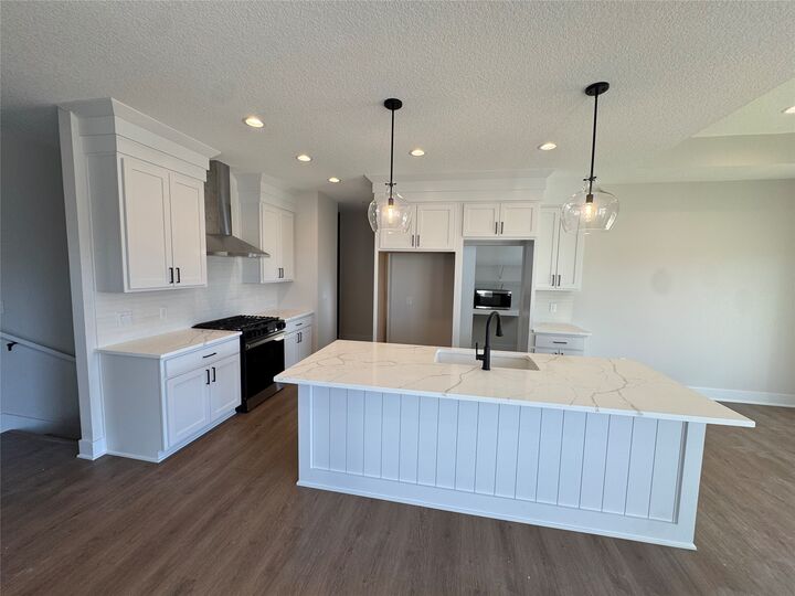 Property Photo:  325 11th Street NW  IA 50035 