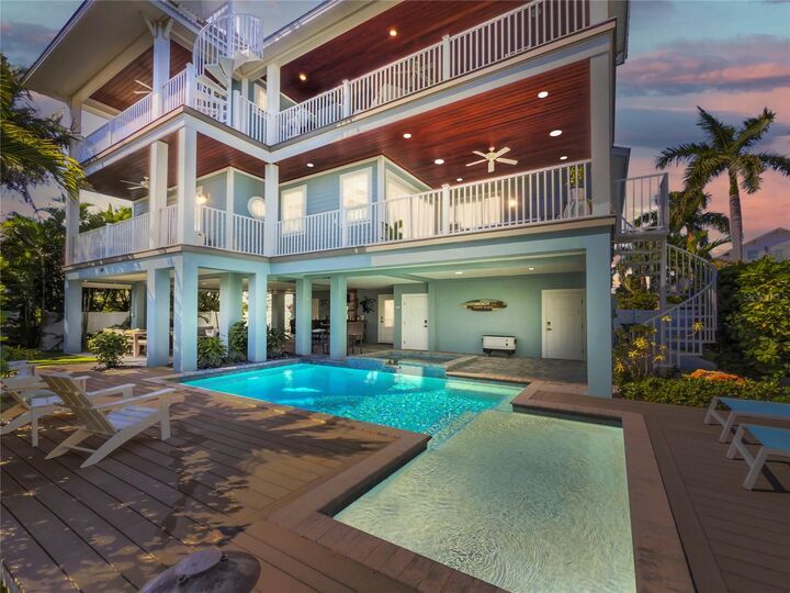 Property Photo: 519 Villa Rosa Way FL 34216