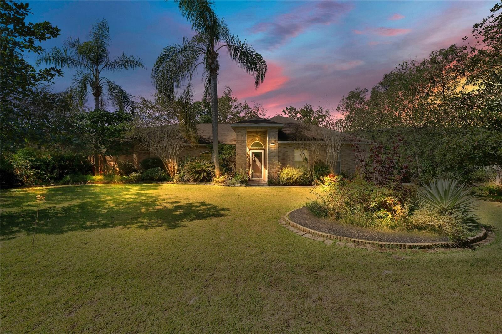 Property Photo: 3070 Sixma FL 32738