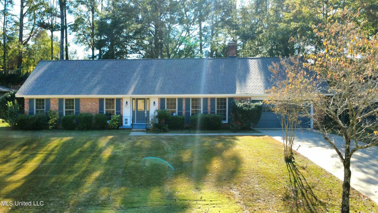 Property Photo:  517 N Hills Street  MS 39305 