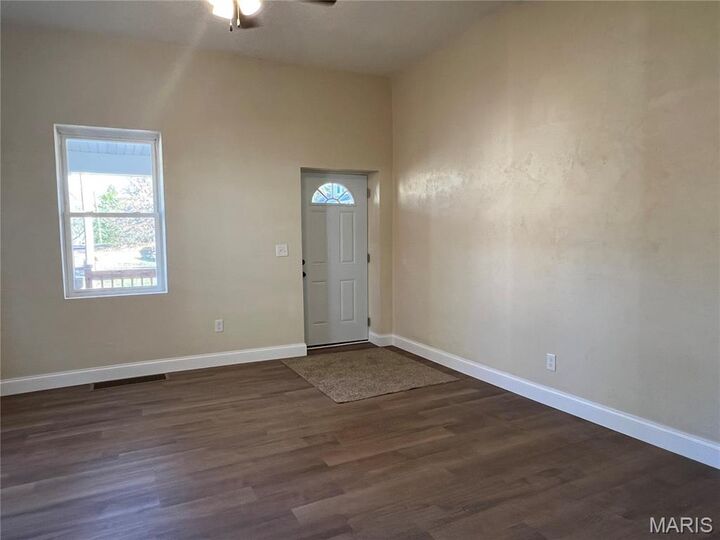 Property Photo: 109 N Oak Street IL 62220