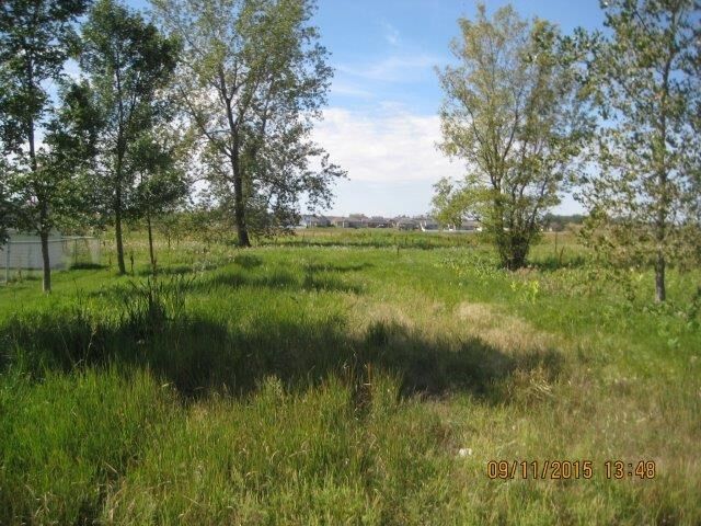 Property Photo: 913 & 915 27th Ave NW ND 58703